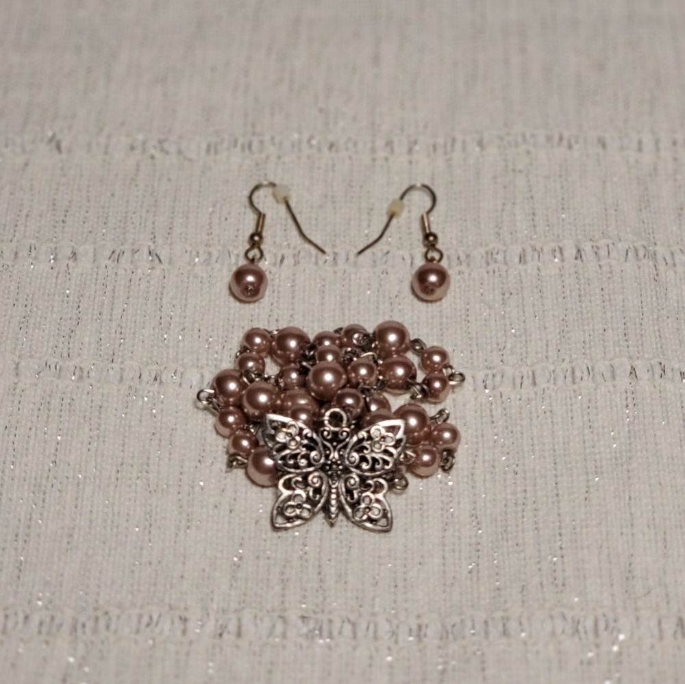 Pearl & Butterfly Necklace with Matching Earrings - Picture 4 of 7